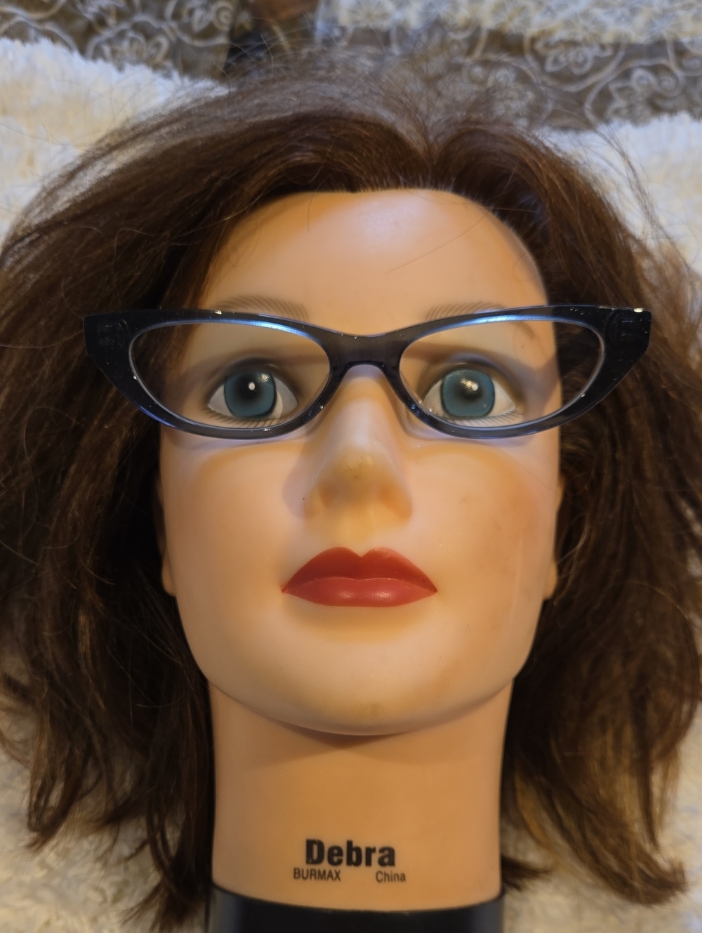 Woman's EYEGLASSES